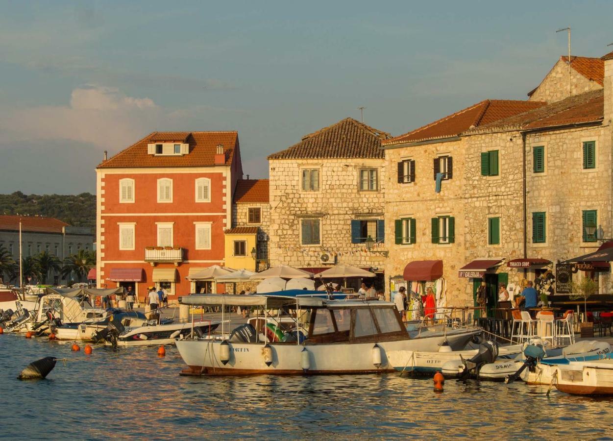 House At The Seafront Apartment Stari Grad  Exterior photo